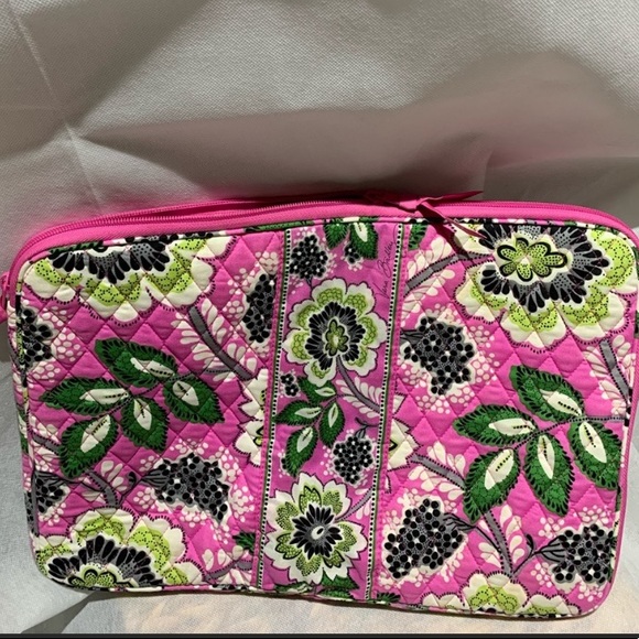 Vera Bradley 17 inch Laptop Case - Picture 1 of 2
